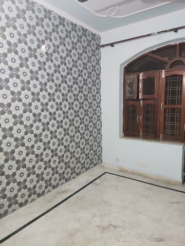 Room in 2 BHK Builder Floor at Sector 47 – for Rent