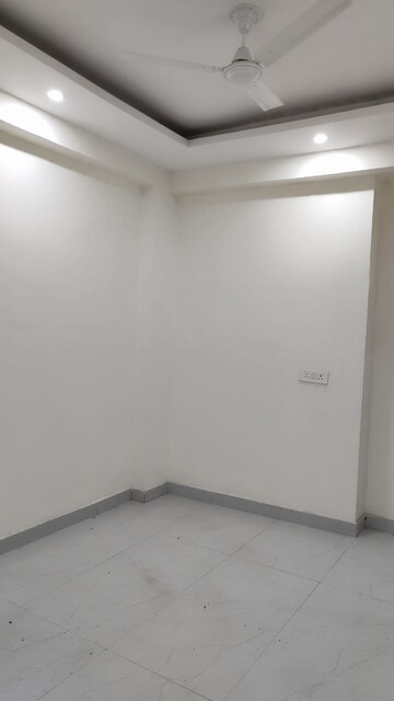 Room in 3 BHK Builder Floor at Mehrauli – for Rent
