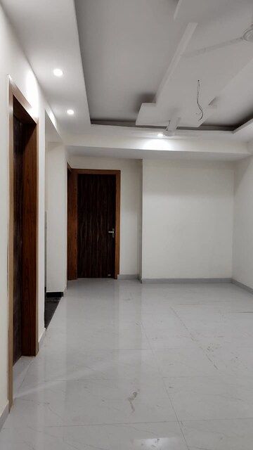 Room in 3 BHK Builder Floor at Mehrauli – for Rent