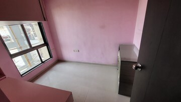 Room in 2.5 BHK Apartment at Everest World Aspen, Dhokali – for Rent