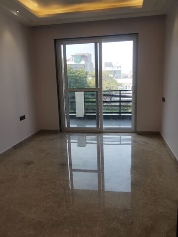 Room in 2 BHK Apartment at Ireo The Corridors, Sector 67a – for Sale