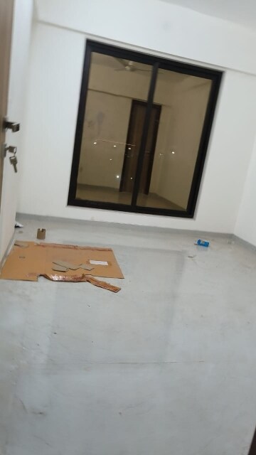 Room in 2 BHK Apartment at Diamond Park, Santacruz East – for Rent