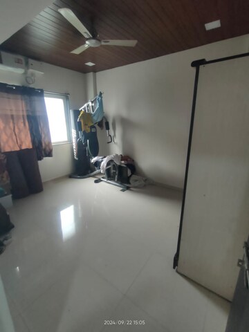 Room in 3 BHK Apartment at Manjri Budruk – for Sale
