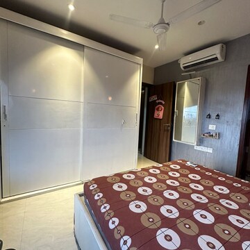 Bedroom in 2 BHK Apartment at Supreme 19, Lokhandwala Complex Andheri – for Rent