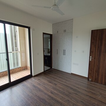 Room in 3 BHK Apartment at Adani Samsara Vilasa, Sector 63 – for Rent
