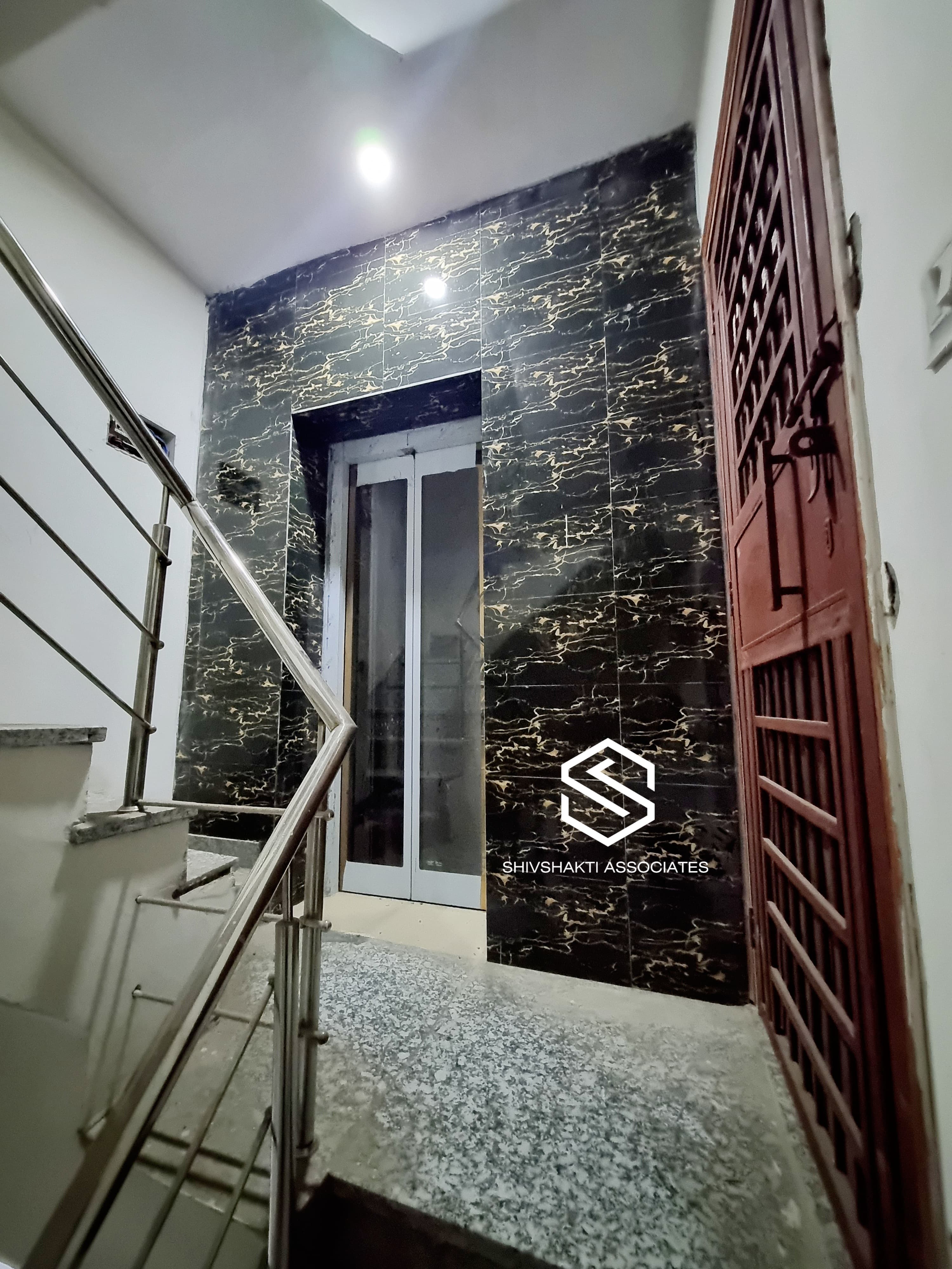 3 BHK Builder Floor For Sale in Laxmi Nagar