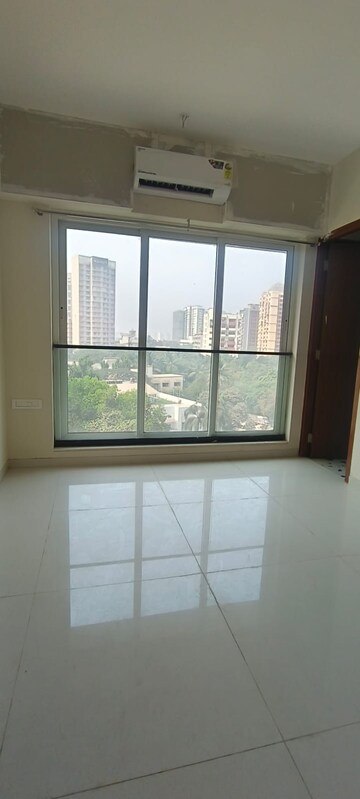 Room in 2 BHK Apartment at Kurla West – for Rent
