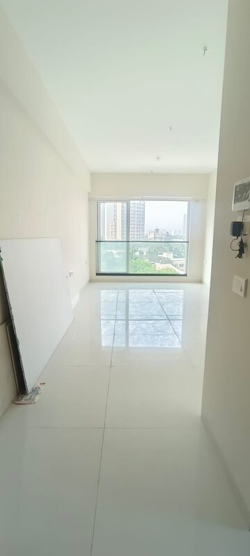 Room in 2 BHK Apartment at Kurla West – for Rent