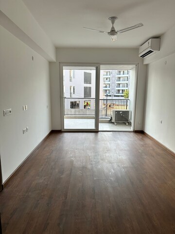 Room in 4 BHK Apartment at DLF Garden City Independent Floors, Sector 92 – for Rent