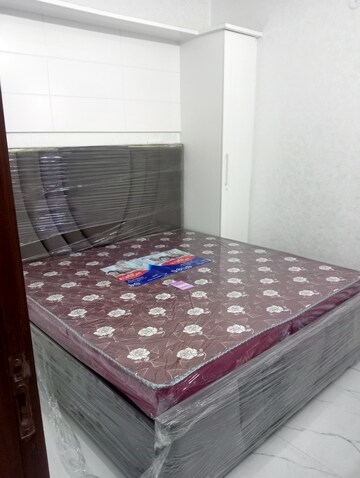 Master Bedroom in 3 BHK Builder Floor at Mati Apartments, Gyan Khand I – for Rent