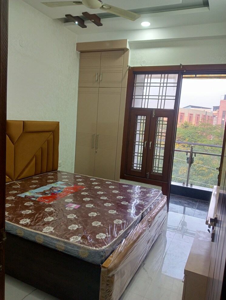 Bedroom, mati-apartments 3 Bedroom 1250 Sq.Ft. Builder Floor In Gyan Khand I Ghaziabad 8028937