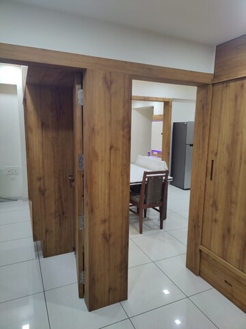 Furnished Amenities in 3 BHK Apartment at Vaishnodevi Circle – for Rent
