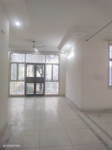 Room in 2 BHK Apartment at CGHS HEWO Apartments, Sector 56 – for Rent