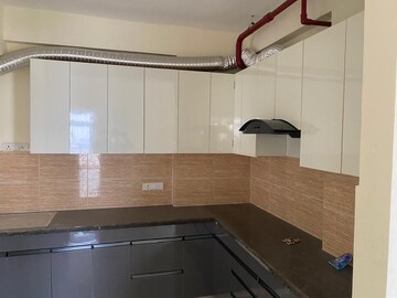 Kitchen in 3 BHK Apartment at Omaxe R2, Gomti Nagar – for Rent
