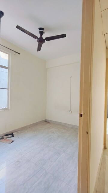 Room in 3 BHK Apartment at Signature Global Signum 107, Sector 107 – for Rent