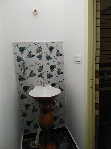 Bathroom in 2 BHK Villa at Gomti Nagar – for Rent
