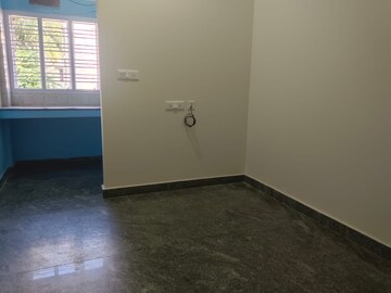 Room in 1 BHK Builder Floor at Ejipura – for Rent