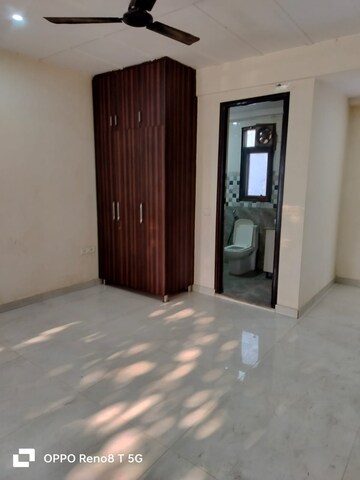 Room in 2 BHK Apartment at TDI Ourania, Sector 53 – for Rent
