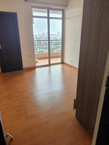 Room in 3 BHK Apartment at Godrej Aria, Sector 79 – for Rent