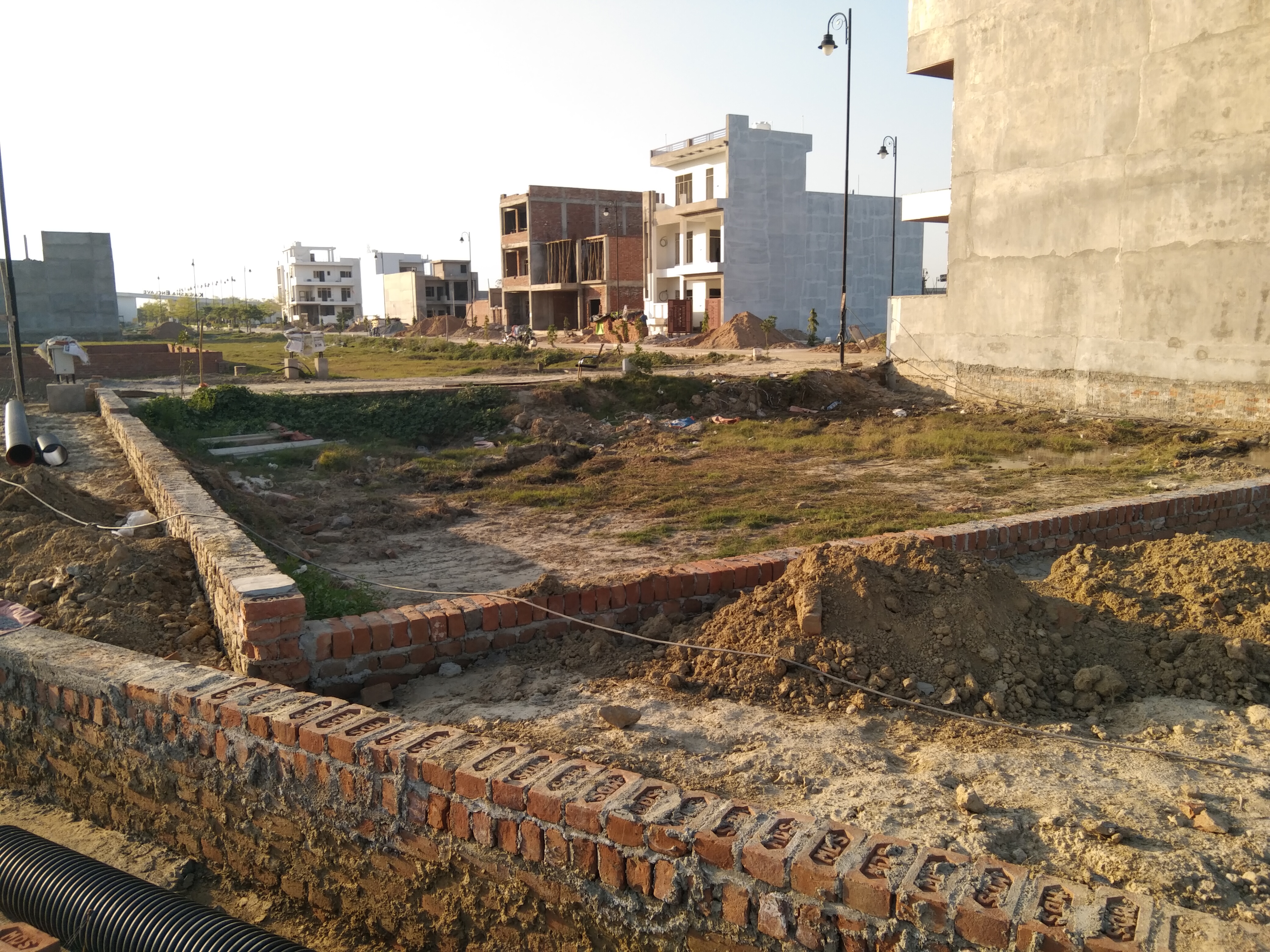 Plot For Sale in Hasanpur Khevali