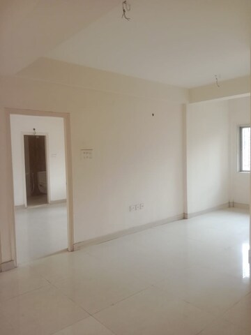 Room in 2.5 BHK Apartment at Behala Chowrasta – for Rent