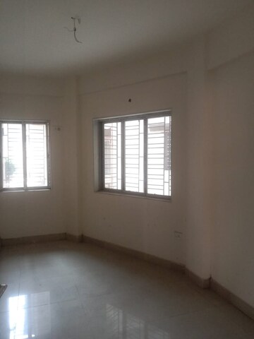 Room in 2.5 BHK Apartment at Behala Chowrasta – for Rent