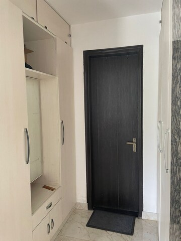 Furnished Amenities in 3 BHK Apartment at Ansal Sushant Lok I, Sector 43 – for Rent