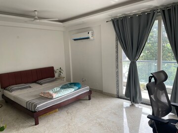 Room in 3 BHK Apartment at Ansal Sushant Lok I, Sector 43 – for Rent