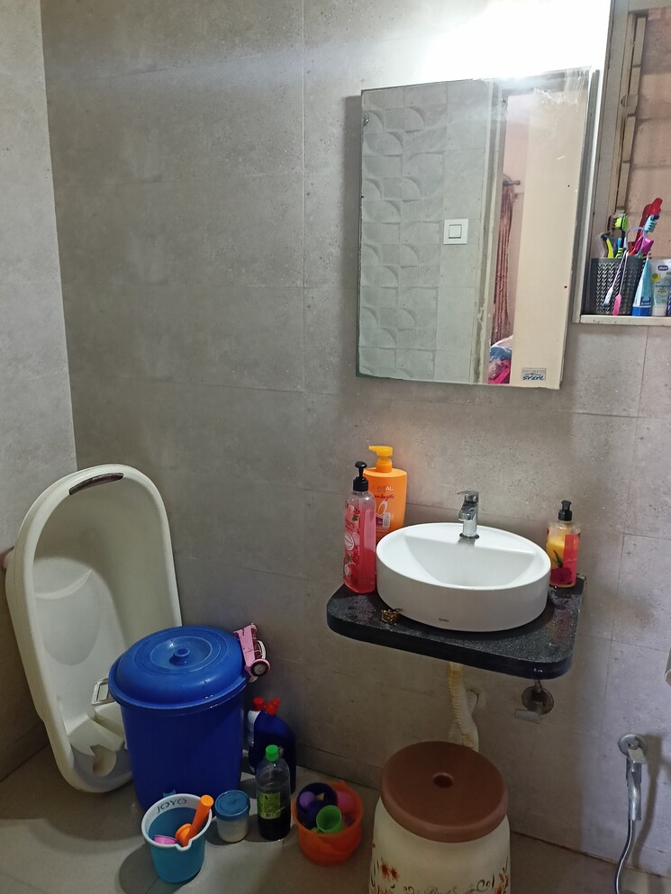 Bathroom, rosa-oasis 2 Bedroom 1015 Sq.Ft. Apartment In Ghodbunder Road Thane 8029170