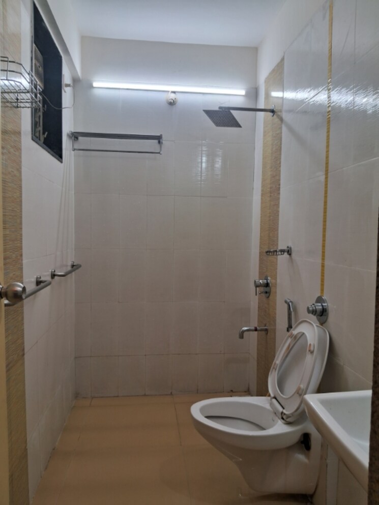 Bathroom, dosti-acres-aster 2 Bedroom 705 Sq.Ft. Apartment In Wadala East Mumbai 8029197
