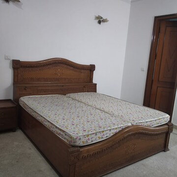 Bedroom in 3 BHK Apartment at Defence Colony – for Sale
