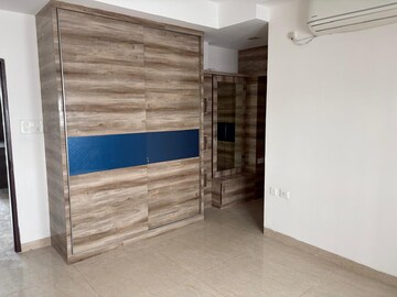 Furnished Amenities in 4 BHK Apartment at Banjara Hills – for Rent