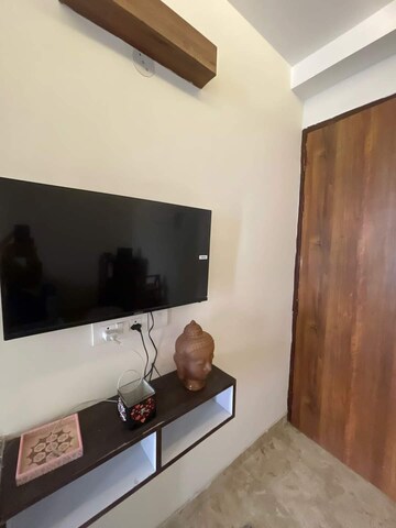 Furnished Amenities in 4 BHK Builder Floor at Settlers India, Sector 57 – for Rent
