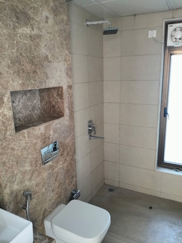 Bathroom in 3 BHK Apartment at Celestia Spaces, Sewri – for Rent