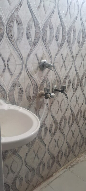 Bathroom in 1.5 BHK Independent House at Chilla – for Rent