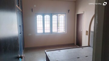 Room in 3 BHK Apartment at Somajiguda – for Rent