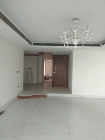 Room in 6+ BHK Independent House at New Friends Colony – for Sale