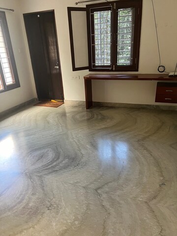 Room in 3 BHK Apartment at Jubilee Hills – for Rent