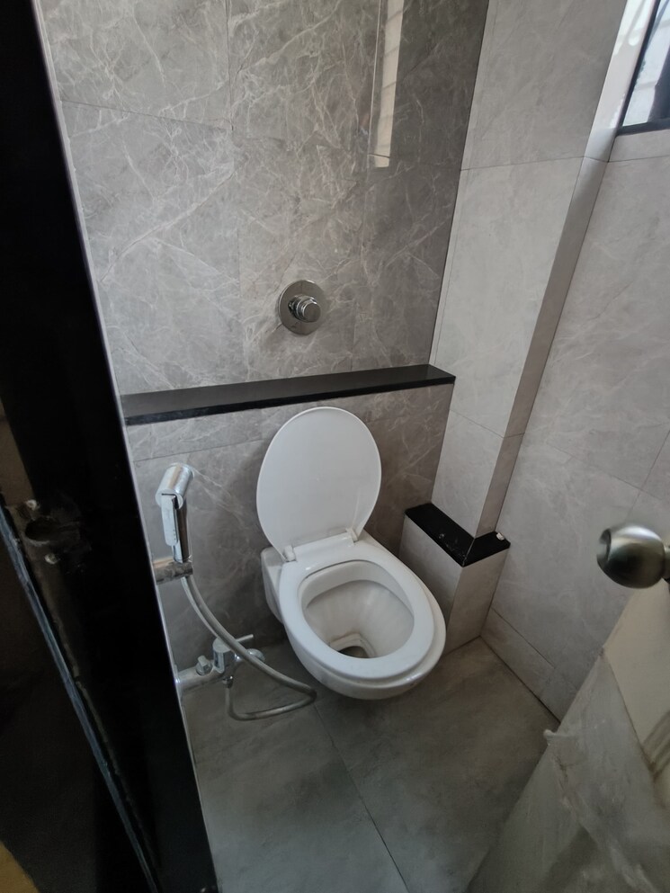 Bathroom, trushna-chsl 1 Bedroom 592 Sq.Ft. Apartment In Panch Pakhadi Thane 8029297