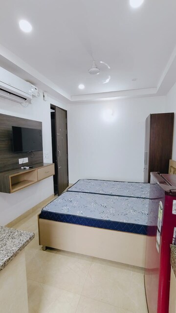 Bedroom in 1 RK Builder Floor at Ansal Sushant Lok I, Sector 43 – for Rent