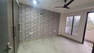 Master Bedroom in 3.5 BHK Builder Floor at Dilshad Colony – for Sale