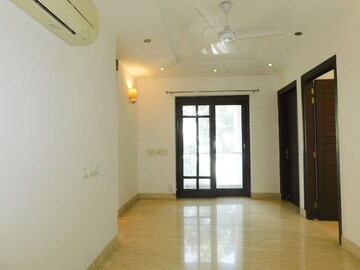 Room in 4 BHK Apartment at Greater Kailash ii – for Rent
