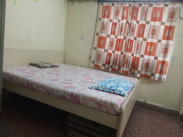 Bedroom in 1 BHK Apartment at Bandra West – for Rent