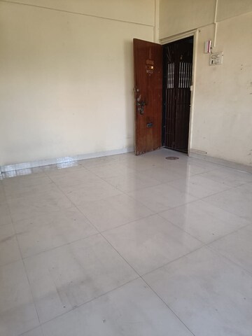 Room in 1 BHK Apartment at Vrindavan CHS Thane West, Vrindavan Society – for Rent
