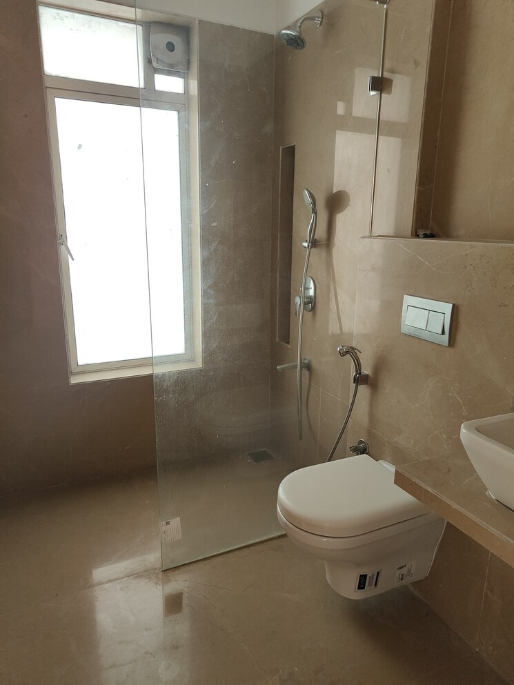 Bathroom, soham-crystal-spires 2 Bedroom 871 Sq.Ft. Apartment In Ghodbunder Road Thane 8029468