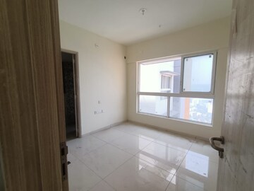 Room in 2 BHK Apartment at Wadhwa Atmosphere O2, Mulund West – for Rent