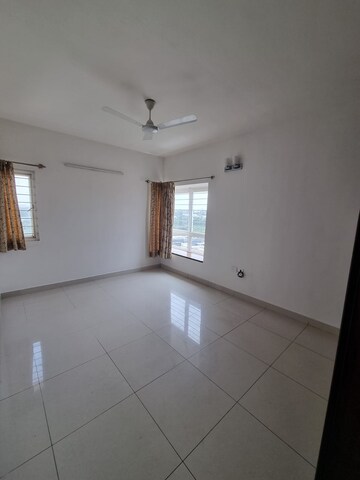 Room in 3.5 BHK Apartment at RMZ Galleria, Yelahanka – for Rent