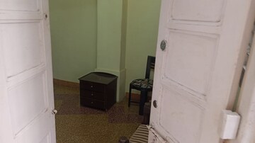  1 BHK Apartment at Khar West – for Rent