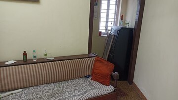 Furnished Amenities in 1 BHK Apartment at Khar West – for Rent