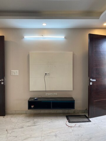 Master Bedroom in 3 BHK Builder Floor at Paschim Vihar – for Sale